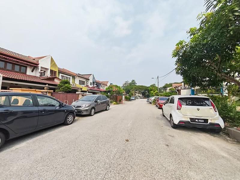 2-storey Terraced House for Sale in Bandar Kinrara Seksyen 1 (Bandar Kinrara) - Chow Kok Toong - Exterior - PropertyGuru.com.my