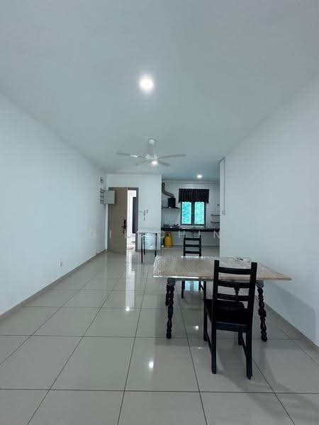 Kondominium untuk Disewa di Parkview Residence - Gil Chin - Living Room - PropertyGuru.com.my