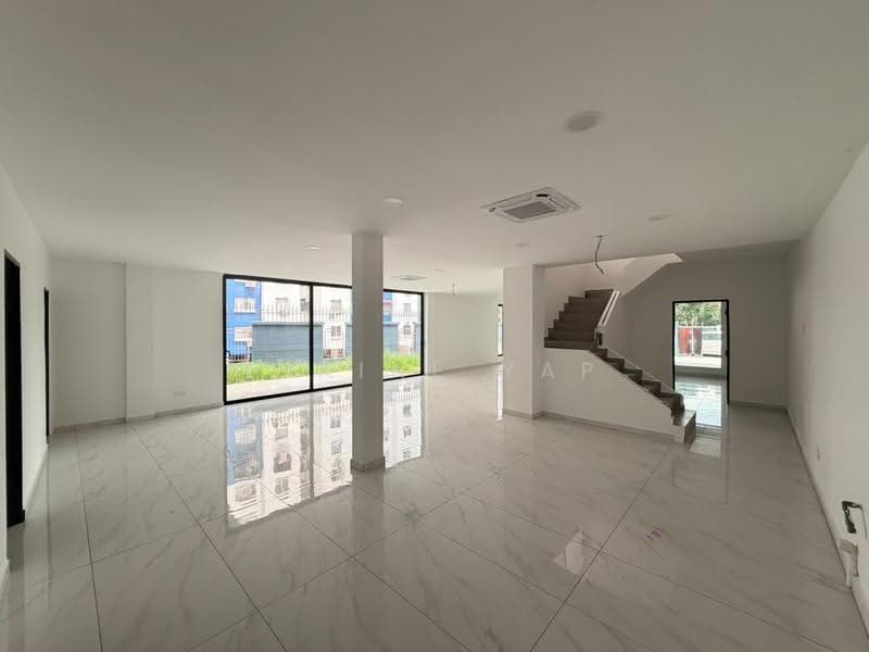 Rumah Teres 2-Tingkat untuk Dijual di Jalan Ipoh (Kuala Lumpur) - Elaine Yap - Living Room - PropertyGuru.com.my