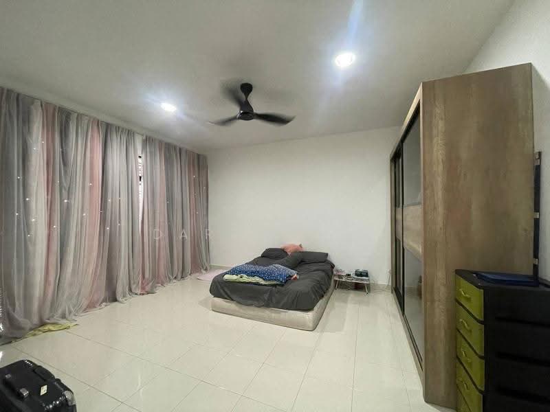 Rumah Teres untuk Dijual di Taman Bestari Perdana (Pasir Gudang) - Darren Siu - Bedroom - PropertyGuru.com.my