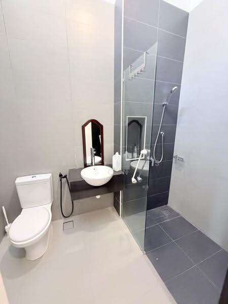 Cluster House for Rent in Taman Ekoflora (Johor Bahru) - Aloysius Son - Bathroom - PropertyGuru.com.my