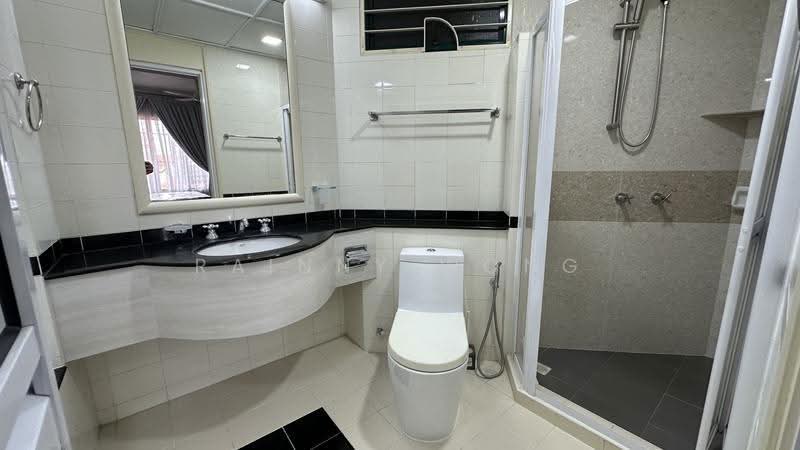 Kondominium untuk Disewa di Bellisa Court - Rainny Wong - Bathroom - PropertyGuru.com.my