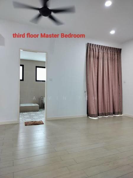 Rumah Teres untuk Disewa di 16 Sierra (Puchong) - Alvin Teh - Master Bedroom - PropertyGuru.com.my