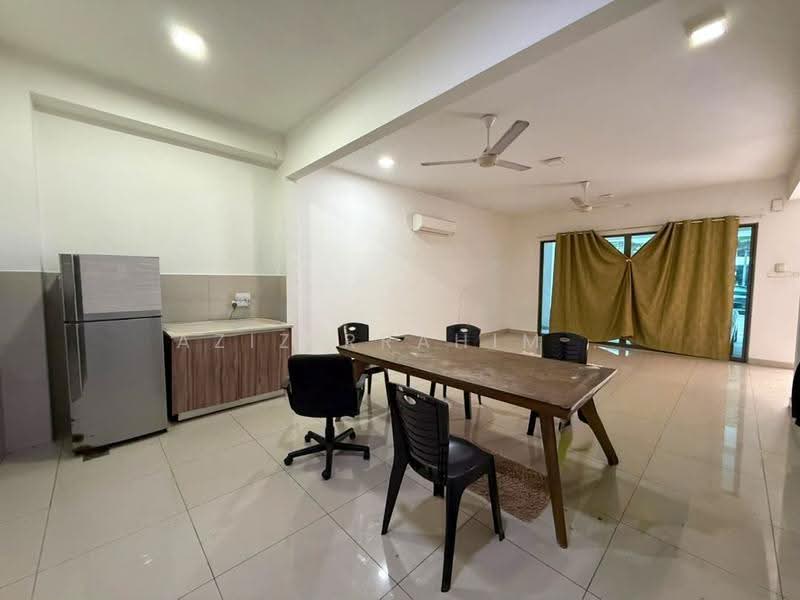 Rumah Teres 3-Tingkat untuk Dijual di Cyberjaya (Selangor) - Azizirrahim . - Dining Room - PropertyGuru.com.my