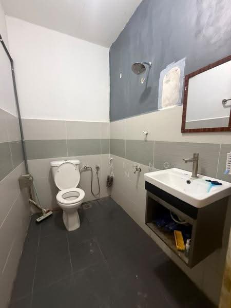 Shop for Sale in Taman Senai Utama (Kulai) - Jun Xiong Tan - Bathroom - PropertyGuru.com.my