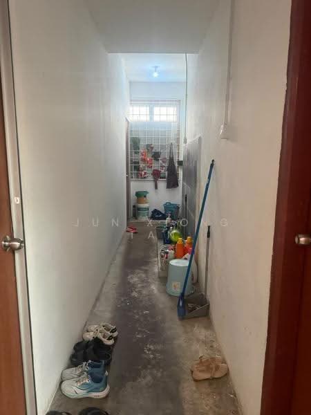 Shop for Sale in Taman Senai Utama (Kulai) - Jun Xiong Tan - Corridor - PropertyGuru.com.my