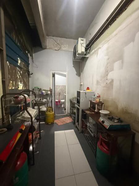 Shop for Sale in Taman Senai Utama (Kulai) - Jun Xiong Tan - Kitchen - PropertyGuru.com.my