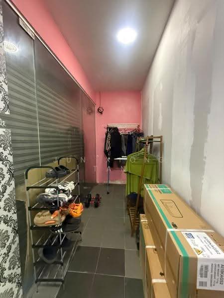 Shop for Sale in Taman Senai Utama (Kulai) - Jun Xiong Tan - Corridor - PropertyGuru.com.my