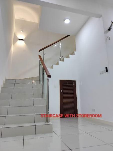 Terraced House for Sale in 16 Sierra (Puchong) - Alvin Teh - Entrance - PropertyGuru.com.my