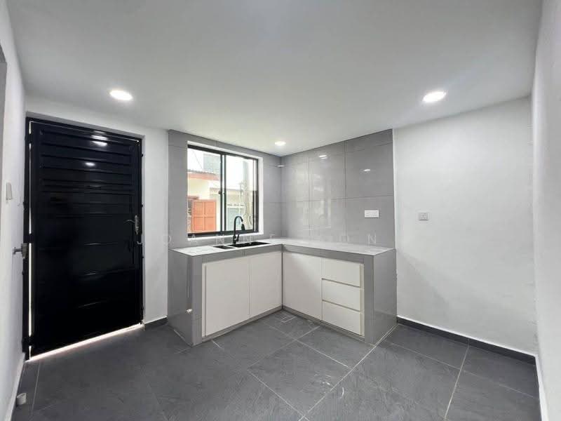 2-storey Terraced House for Sale in Skudai (Johor) - Joanne Yong - Kitchen - PropertyGuru.com.my