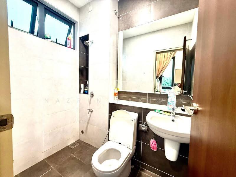Terraced House for Sale in Elmina West (Sungai Buloh) - Nazrin Hakimin - Bathroom - PropertyGuru.com.my
