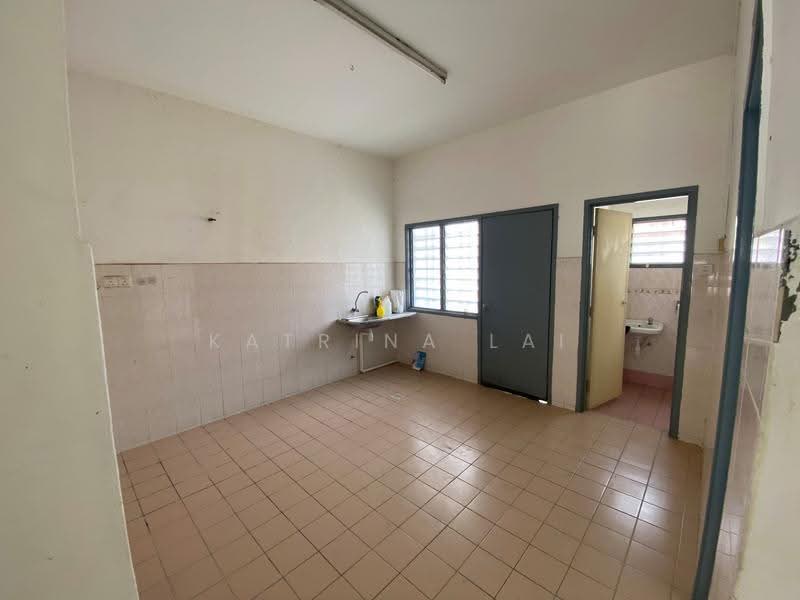 2-storey Terraced House for Sale in Taman Pelangi Semenyih (Semenyih) - Katrina Lai - Kitchen - PropertyGuru.com.my