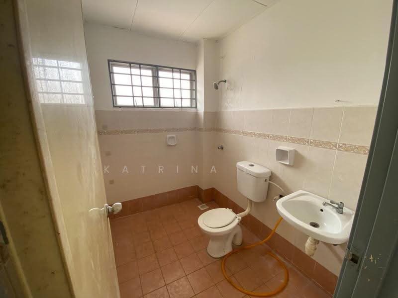 2-storey Terraced House for Sale in Taman Pelangi Semenyih (Semenyih) - Katrina Lai - Bathroom - PropertyGuru.com.my