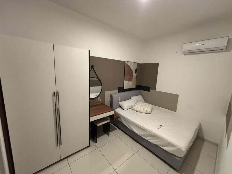 Kediaman Servis untuk Disewa di Majestic Residence - Karl . - Bedroom - PropertyGuru.com.my