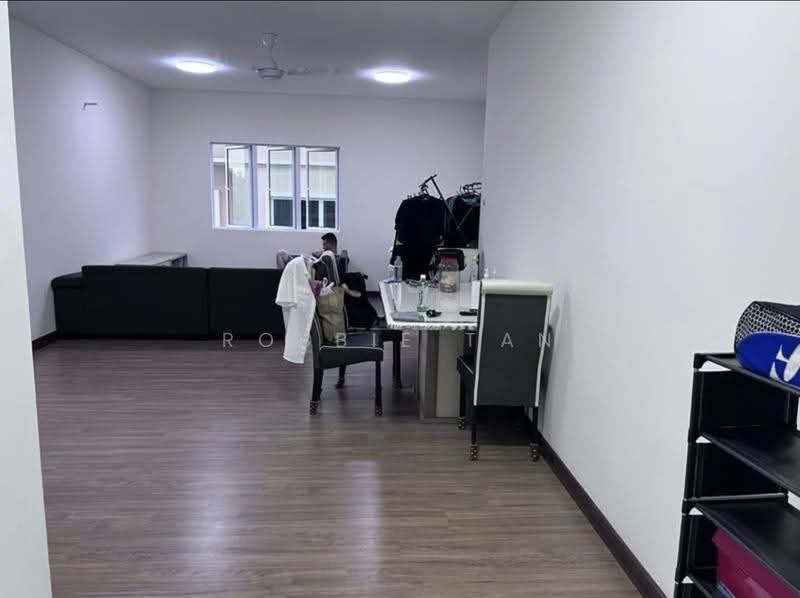 Pangsapuri untuk Disewa di Larkin Residence Phase 2 - Robbie Tan - Living Room - PropertyGuru.com.my