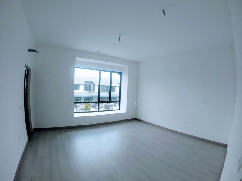 2-storey Terraced House for Sale in Bandar Bukit Raja (Klang) - Rodhie . - Master Bedroom - PropertyGuru.com.my