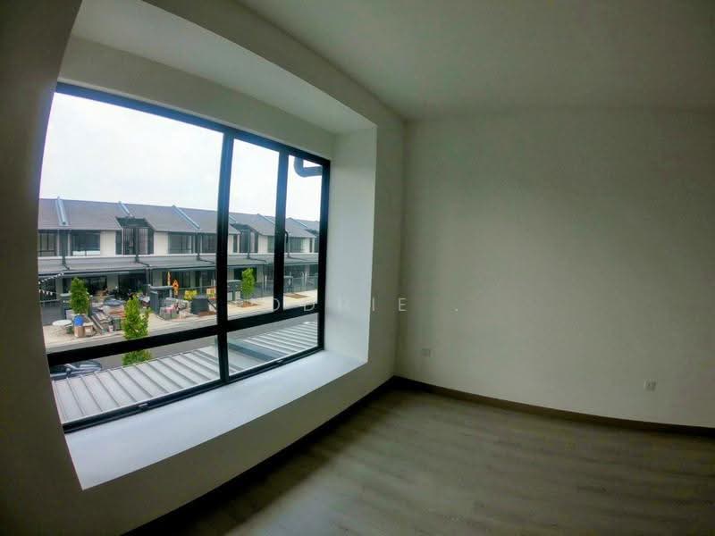 2-storey Terraced House for Sale in Bandar Bukit Raja (Klang) - Rodhie . - Master Bedroom - PropertyGuru.com.my
