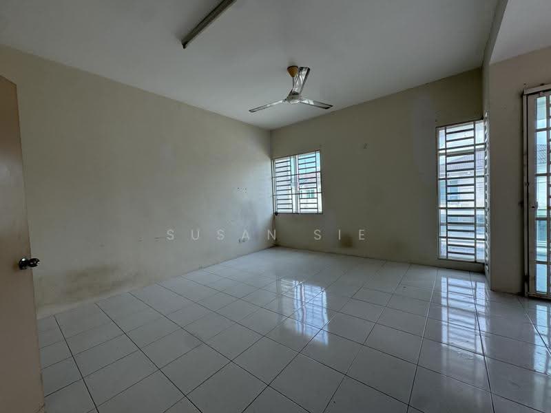 Semi-Detached House for Sale in Bandar Tasek Mutiara (Simpang Ampat) - Susan Sie - Living Room - PropertyGuru.com.my