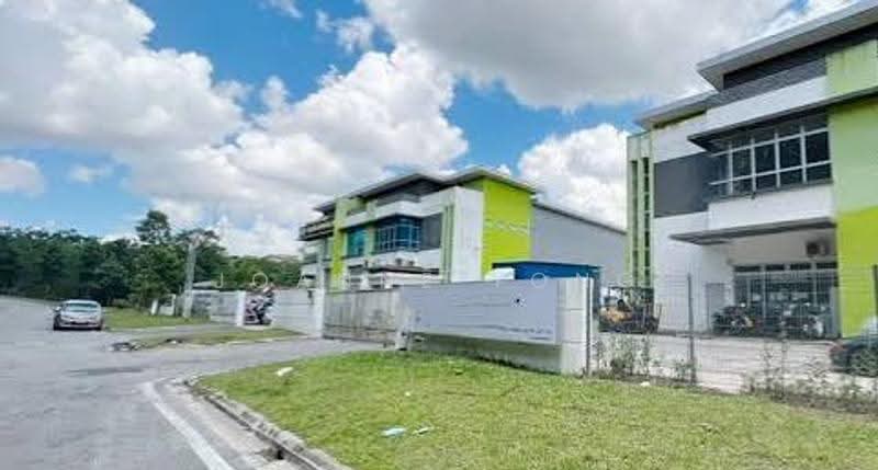 Semi-D Factory for Sale in Skudai (Johor) - Joanne Yong - Exterior - PropertyGuru.com.my