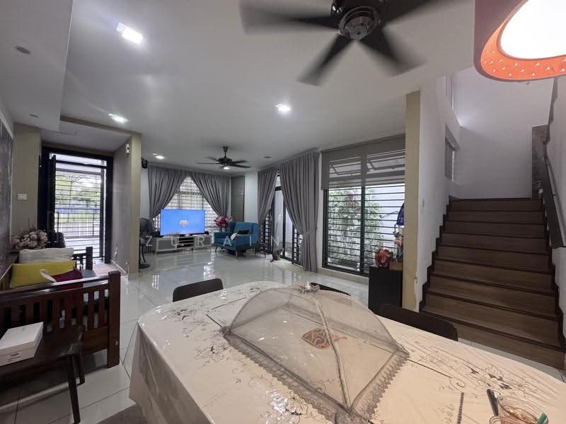 2-storey Terraced House for Sale in Laman Glenmarie (Shah Alam) - Zuraini Soh - Living Room - PropertyGuru.com.my