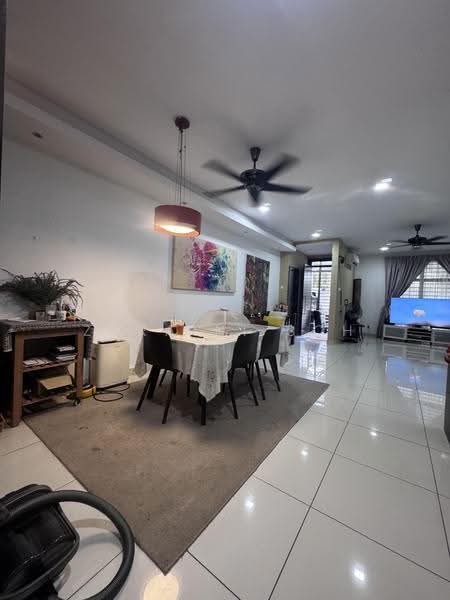 2-storey Terraced House for Sale in Laman Glenmarie (Shah Alam) - Zuraini Soh - Living Room - PropertyGuru.com.my