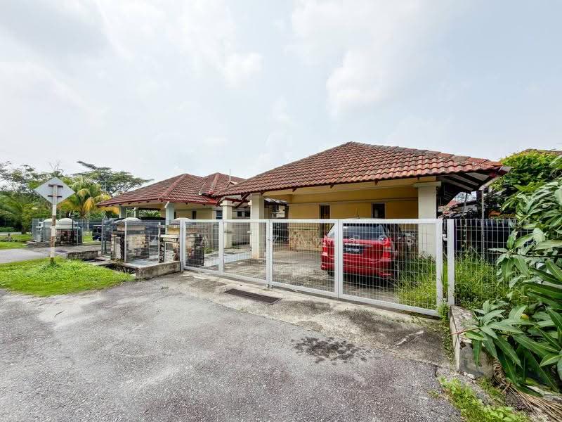 Bungalow House for Sale in Taman Tuanku Jaafar (Sungai Gadut) - Izzat Zamros - Exterior - PropertyGuru.com.my