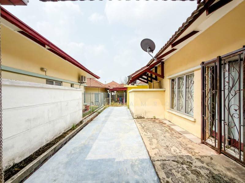 Bungalow House for Sale in Taman Tuanku Jaafar (Sungai Gadut) - Izzat Zamros - Exterior - PropertyGuru.com.my