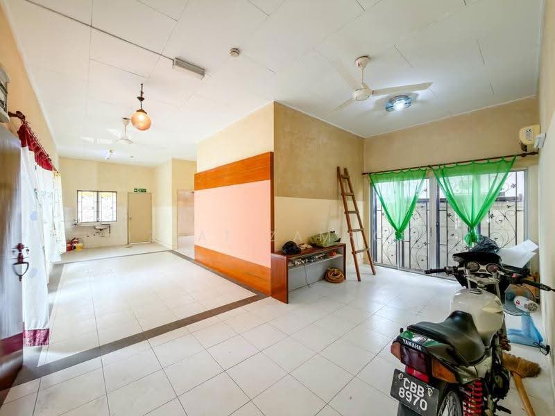 Bungalow House for Sale in Taman Tuanku Jaafar (Sungai Gadut) - Izzat Zamros - Interior - PropertyGuru.com.my