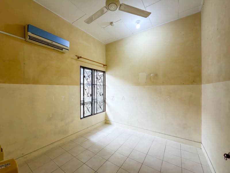Bungalow House for Sale in Taman Tuanku Jaafar (Sungai Gadut) - Izzat Zamros - Interior - PropertyGuru.com.my