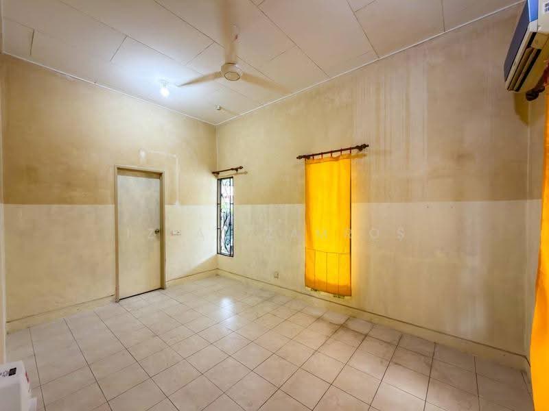 Bungalow House for Sale in Taman Tuanku Jaafar (Sungai Gadut) - Izzat Zamros - Interior - PropertyGuru.com.my