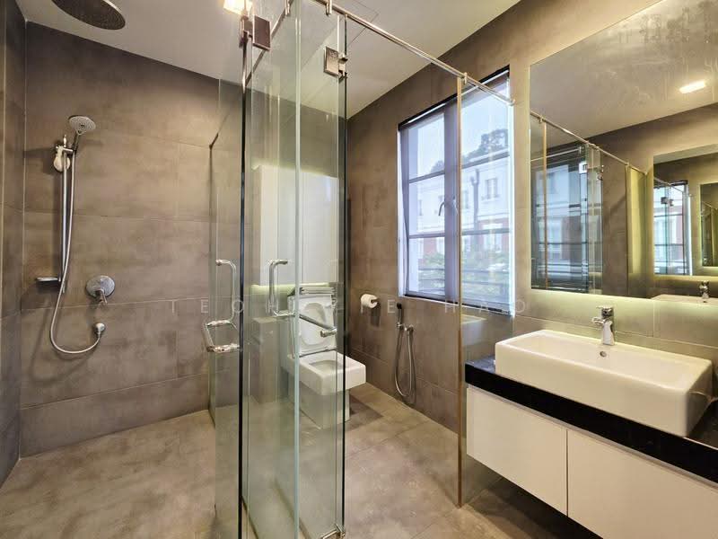 Semi-Detached House for Rent in Damansara Heights (Kuala Lumpur) - Teoh Yie Hao - Bathroom - PropertyGuru.com.my