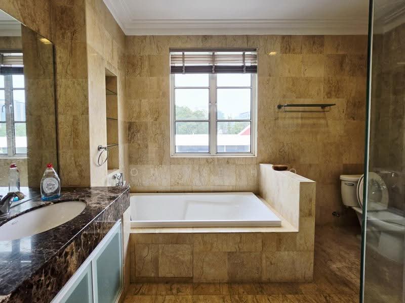Semi-Detached House for Rent in Damansara Heights (Kuala Lumpur) - Teoh Yie Hao - Bathroom - PropertyGuru.com.my