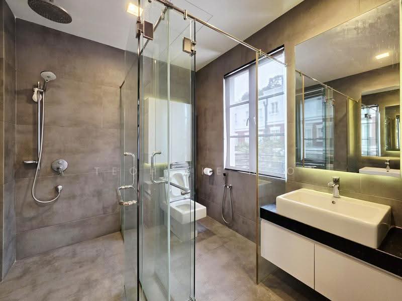 Semi-Detached House for Rent in Damansara Heights (Kuala Lumpur) - Teoh Yie Hao - Bathroom - PropertyGuru.com.my