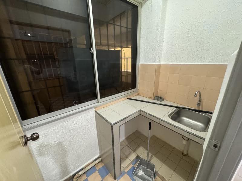 Apartment for Rent at Aman Puri Apartment - Chris See - Kitchen - PropertyGuru.com.my