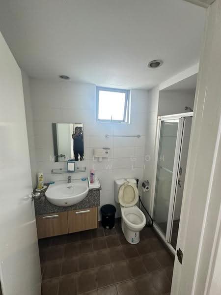 Pangsapuri untuk Disewa di Molek Pine 2 - Mandy Goh Siew Li - Bathroom - PropertyGuru.com.my