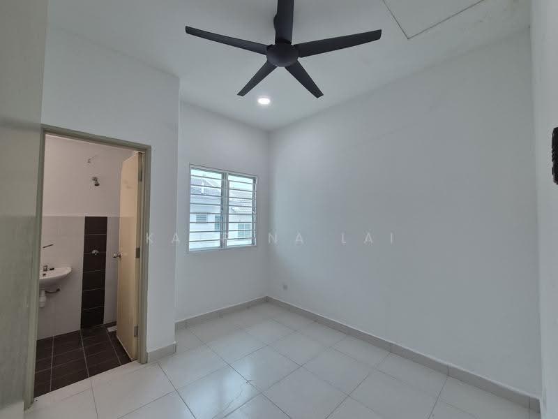 2-storey Terraced House for Sale in Taman Pelangi Semenyih 2 (Semenyih) - Katrina Lai - Bathroom - PropertyGuru.com.my
