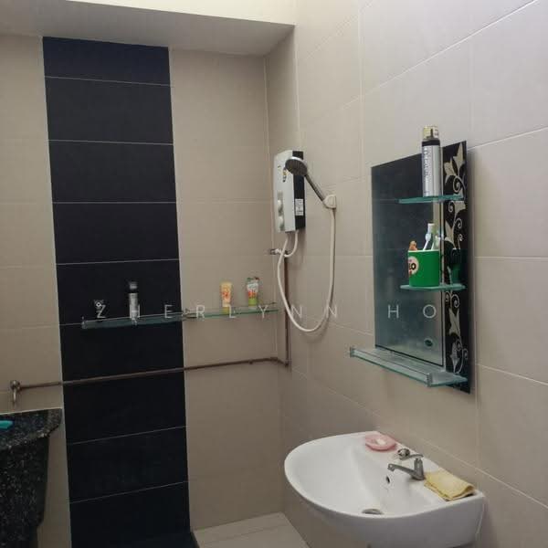 2-storey Terraced House for Sale in Island Park (Jelutong) - Zherlynn Ho - Bathroom - PropertyGuru.com.my