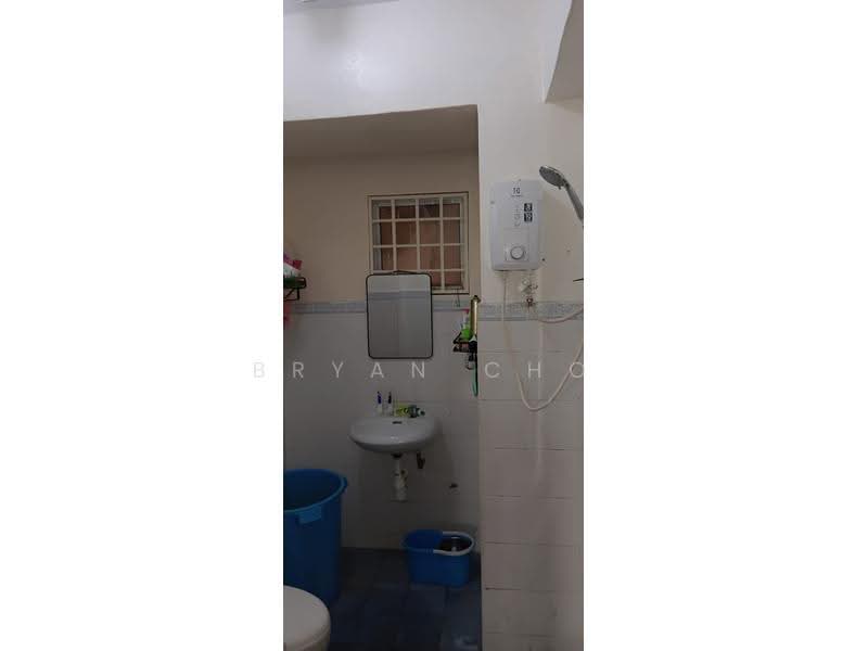 Kondominium untuk Dijual di Ampang Damai Condominium - Bryan Cho - Bathroom - PropertyGuru.com.my