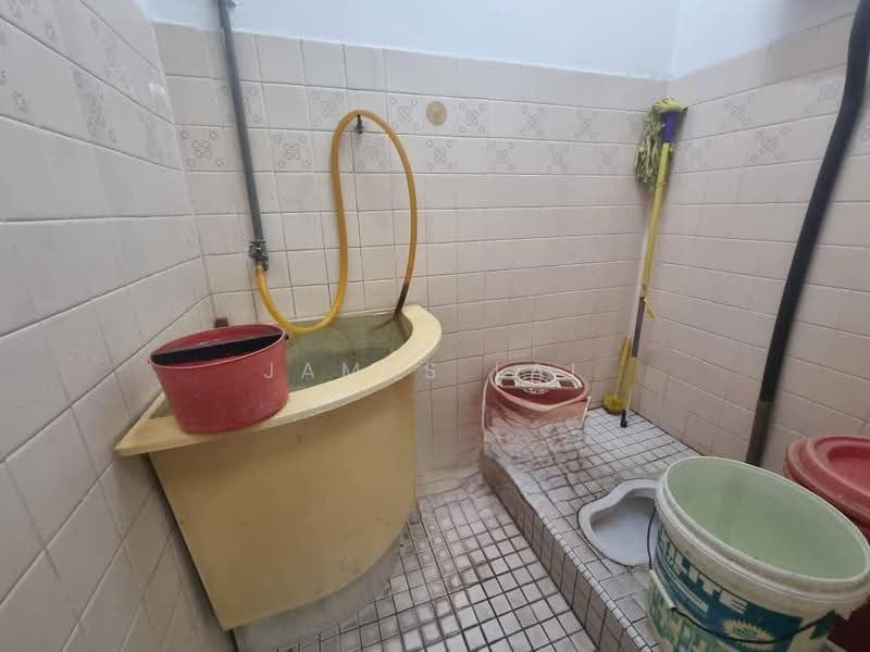 Rumah Teres 2.5-Tingkat untuk Disewa di Taman Sri Sinar (Segambut) - James Lai - Bathroom - PropertyGuru.com.my