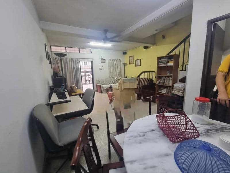 Rumah Teres 2.5-Tingkat untuk Disewa di Taman Sri Sinar (Segambut) - James Lai - Living Room - PropertyGuru.com.my