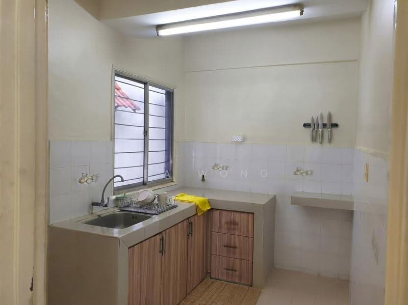 Apartment for Sale at Sri Pelangi - Eda Wong - Kitchen - PropertyGuru.com.my