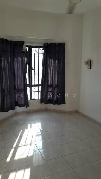 Apartment for Sale at Sri Pelangi - Eda Wong - Living Room - PropertyGuru.com.my