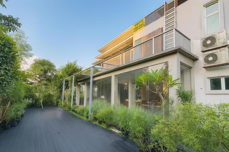 2-storey Terraced House for Sale in Perdana Lakeview East (Cyberjaya) - Adzura Zamedin - Exterior - PropertyGuru.com.my