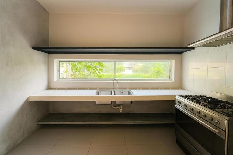 2-storey Terraced House for Sale in Perdana Lakeview East (Cyberjaya) - Adzura Zamedin - Kitchen - PropertyGuru.com.my