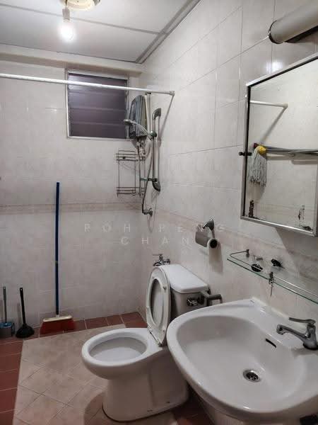 Apartment for Sale at Pelangi Heights - Poh Peng Chan - Bathroom - PropertyGuru.com.my
