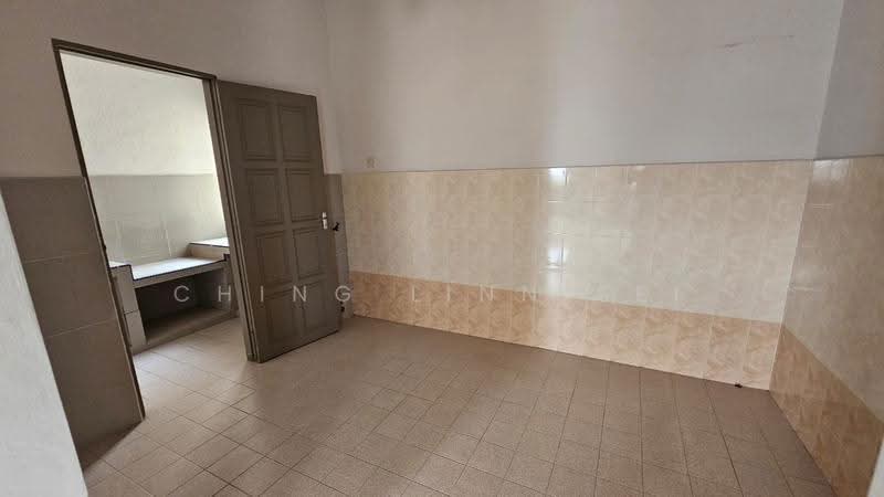 1.5-storey Terraced House for Sale in Taman Bukit Cheng (Cheng) - Ching Linn Sei - PropertyGuru.com.my