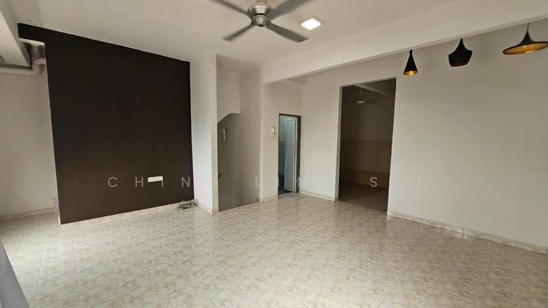 1.5-storey Terraced House for Sale in Taman Bukit Cheng (Cheng) - Ching Linn Sei - PropertyGuru.com.my