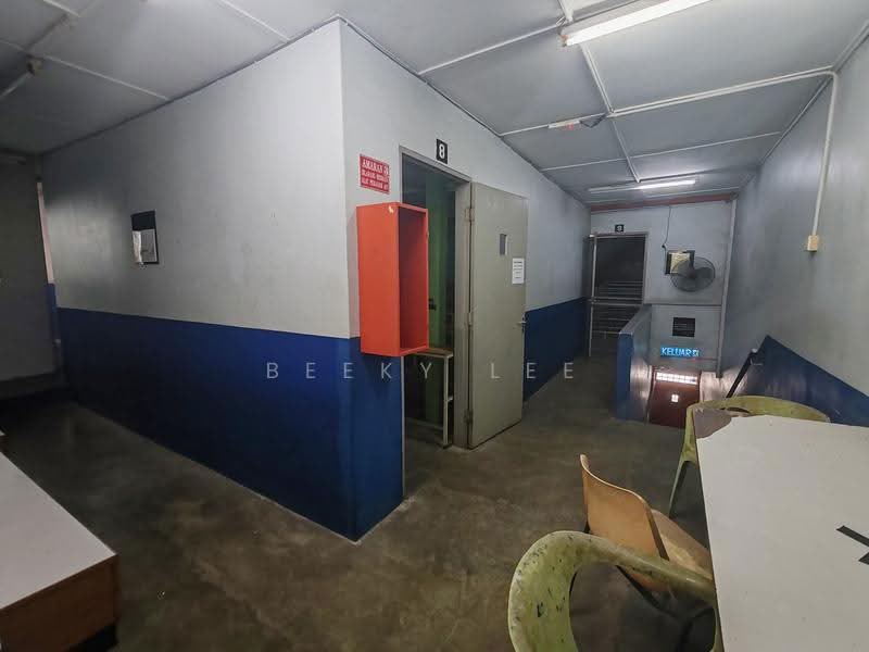 Kedai / Pejabat untuk Dijual di Taiping (Perak) - Beeky Lee - Corridor - PropertyGuru.com.my