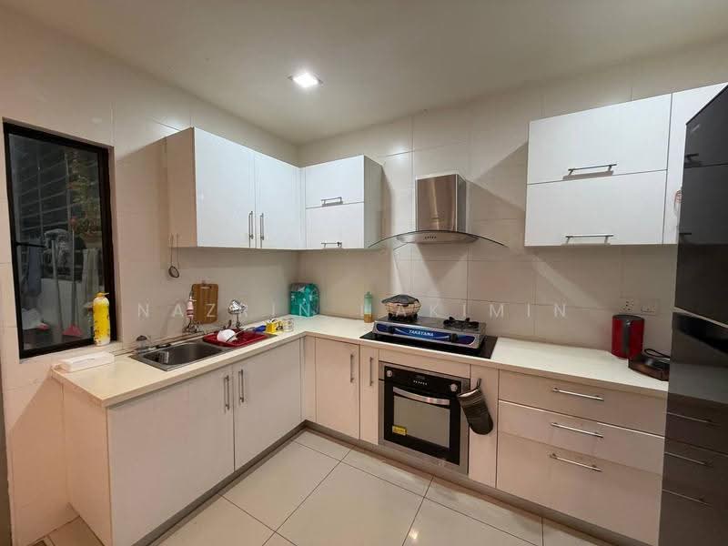 Condominium for Sale at T-Parkland - Nazrin Hakimin - Kitchen - PropertyGuru.com.my