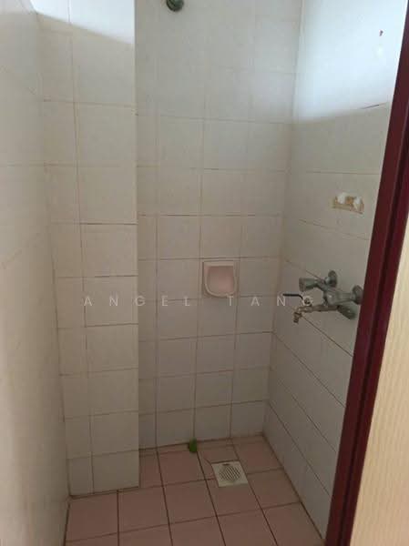 Rumah Teres 2-Tingkat untuk Dijual di Bandar Utama 4 (Bandar Utama) - Angel Tang - Bathroom - PropertyGuru.com.my